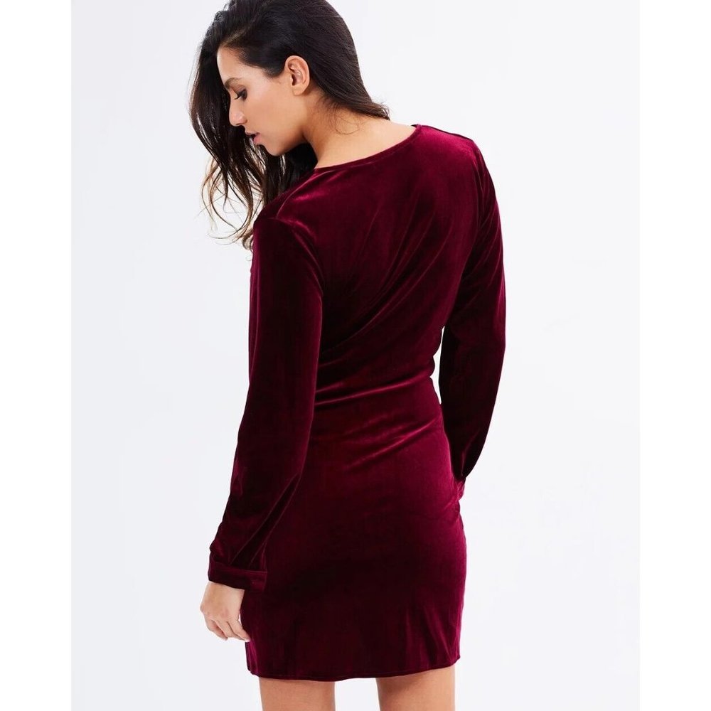 Lioness Fame and Lust Deep V Velvet Cocktail Party Dress Size M BNWT - Picture 7 of 7